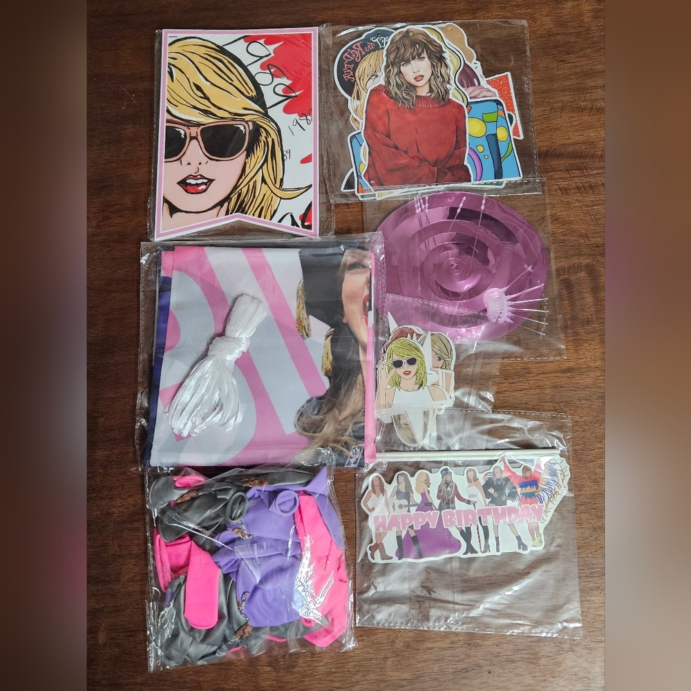 NIB Singer birthday decoration set